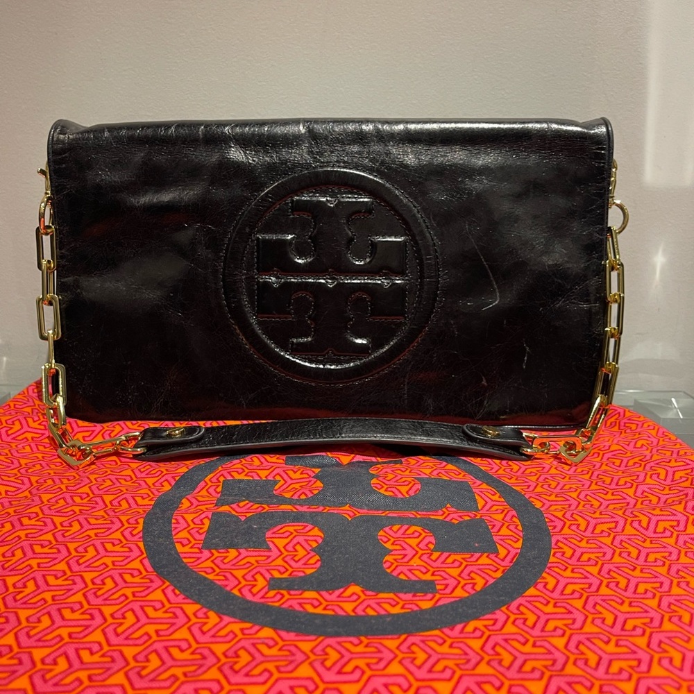 TORY BURCH clutch / shoulder bag. Black. Very good condition.